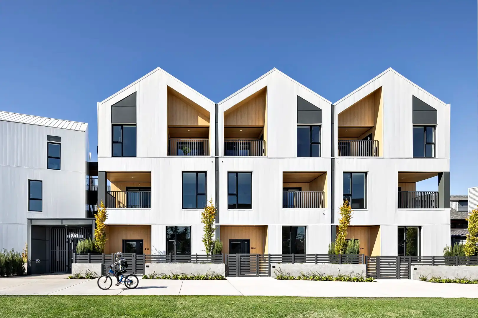 Bayside Mews – other