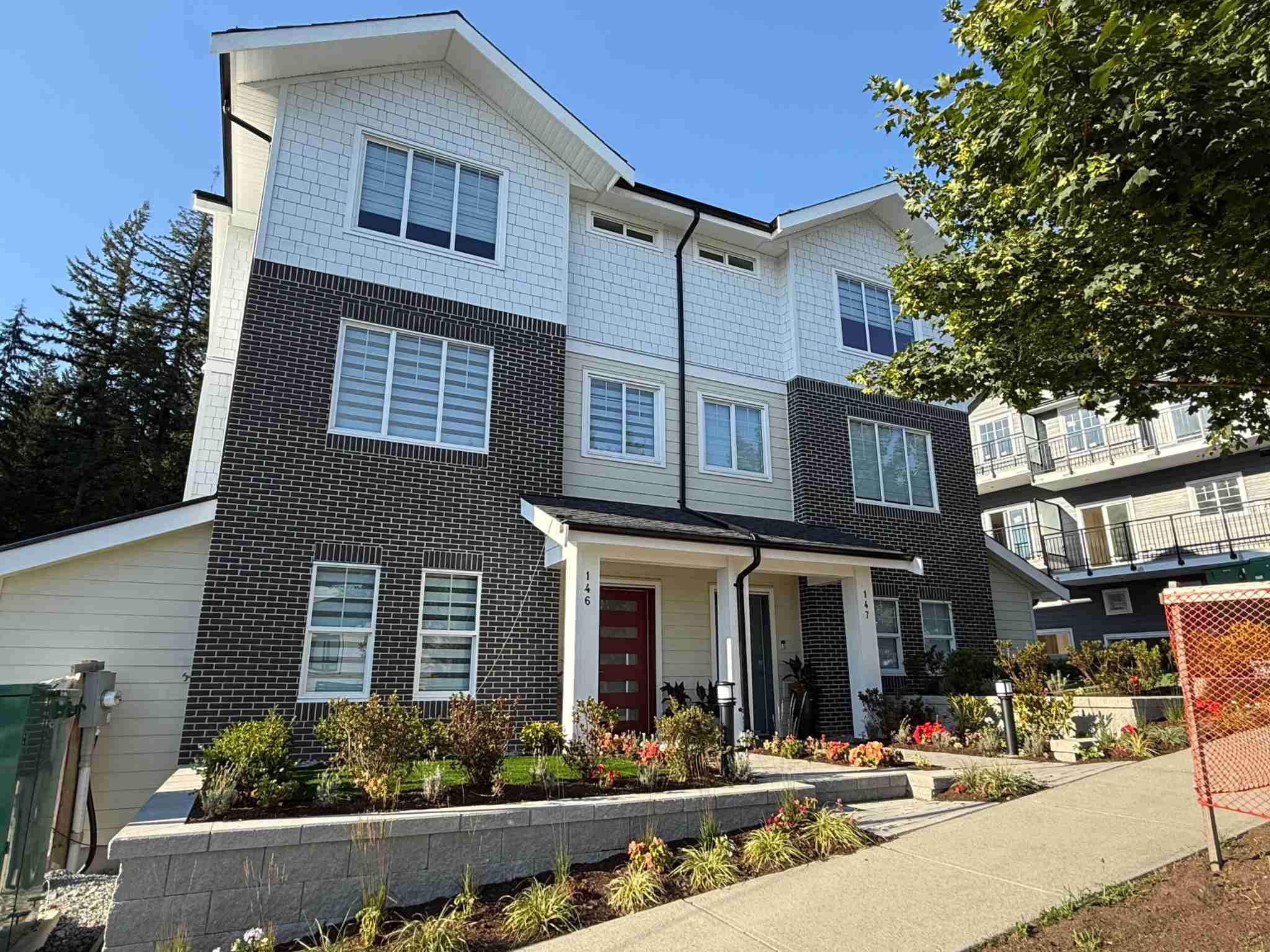 Clermont in Coquitlam – photo 1